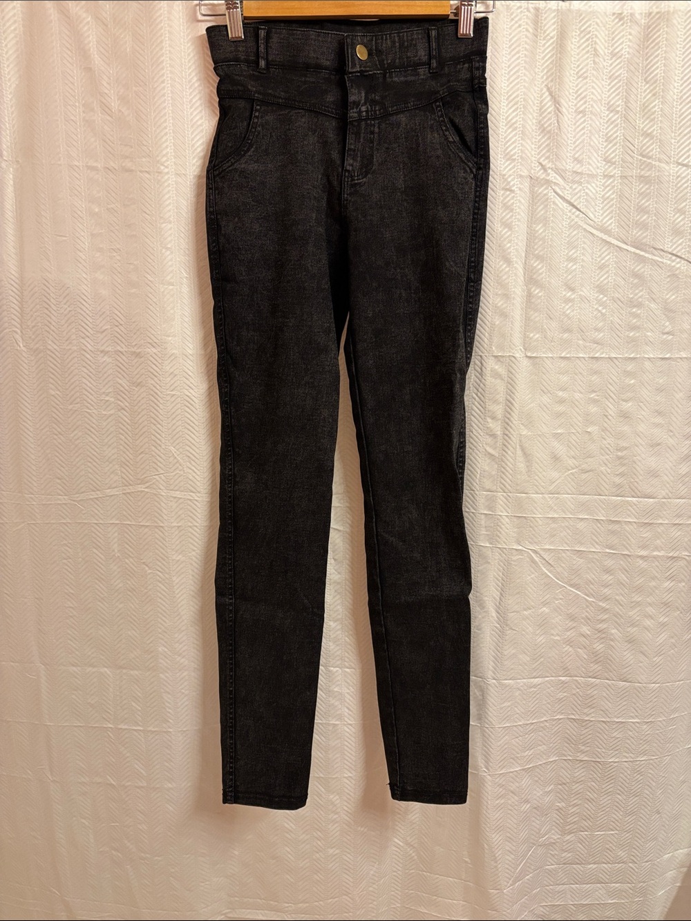 AB Skinny jeans women’s size A ( fits size 4 - size 12 ) jet black ultra stretch